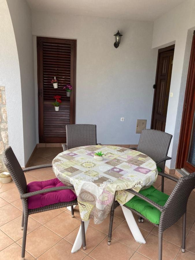 Apartment Jasna B Omišalj Dış mekan fotoğraf