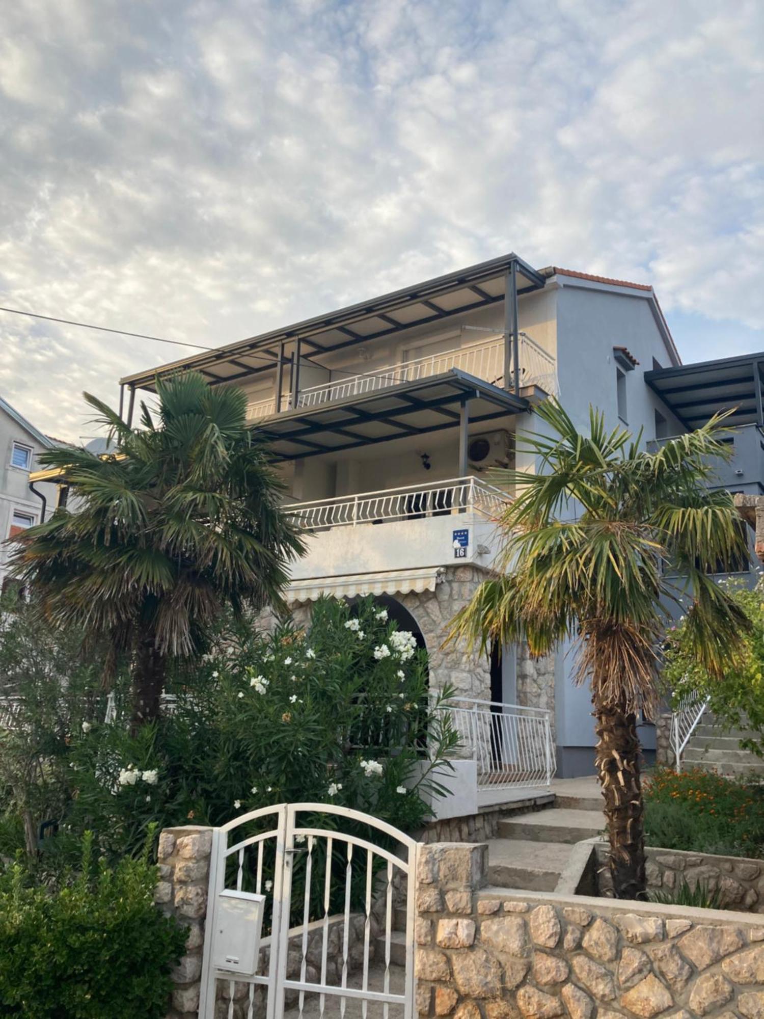 Apartment Jasna B Omišalj Dış mekan fotoğraf