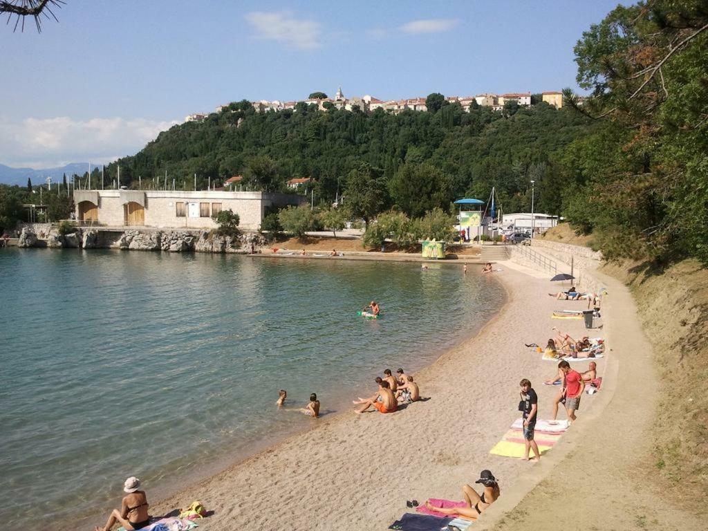 Apartment Jasna B Omišalj Dış mekan fotoğraf